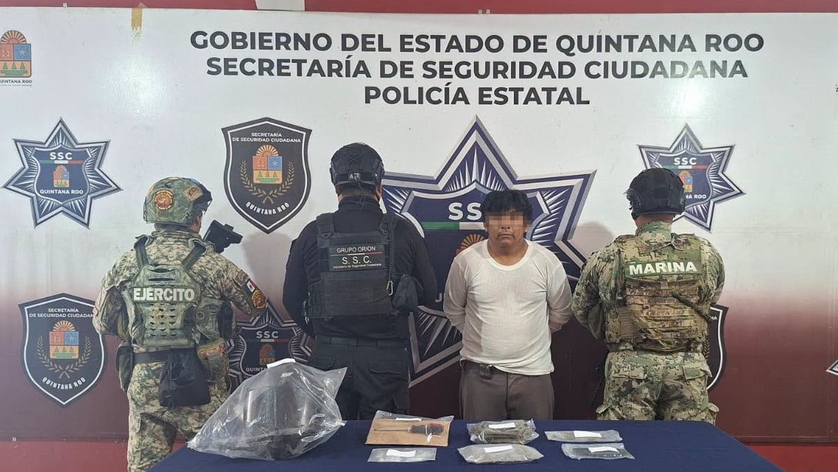 Detienen en Cancún a hombre con presuntas dosis de marihuana y cristal