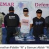 Detienen a dos jóvenes por delitos contra la salud y recuperan moto con reporte de robo en Cancún