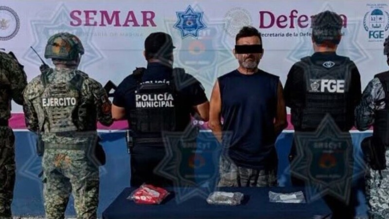 Detienen a hombre con presuntas sustancias ilícitas durante operativo en Cancún