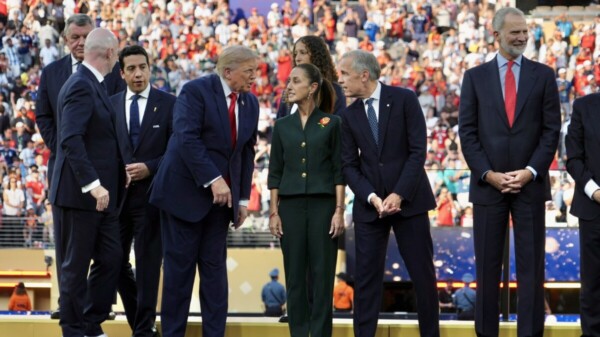 Revela Sheinbaum parte del diálogo con Trump y Carney