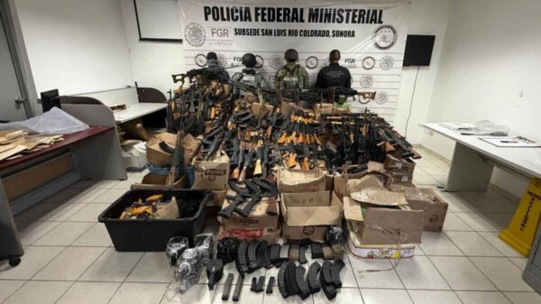 Autoridades aseguran impresionante arsenal de alto poder en Sonora