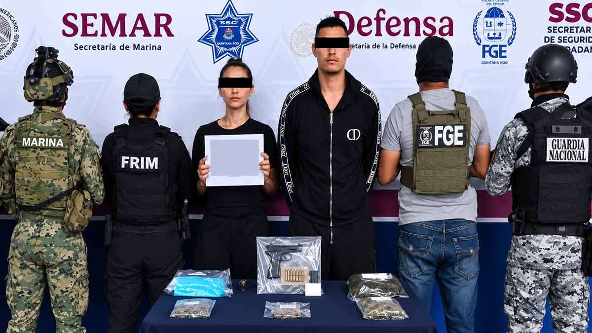 Capturan a dos personas por presunto narcomenudeo y portación de arma en Cancún
