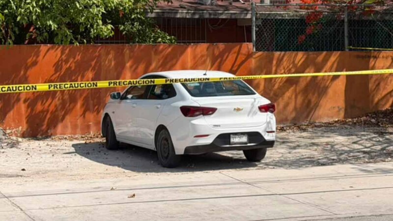Recuperan autoridades automóvil de plataforma robado en Cancún