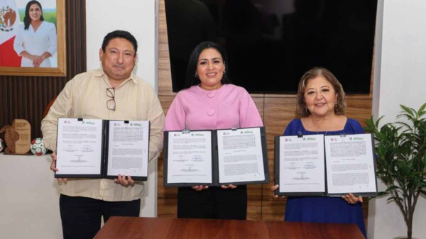 Firma Puerto Morelos convenio con el IQTP para fortalecer la transparencia y el acceso a la información