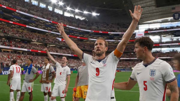 Inglaterra resiste el furor vikingo y sella su paso a semifinales con marcador de 2-1