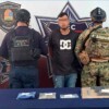 Autoridades detienen a presunto narcomenudista armado en colonia de Cancún