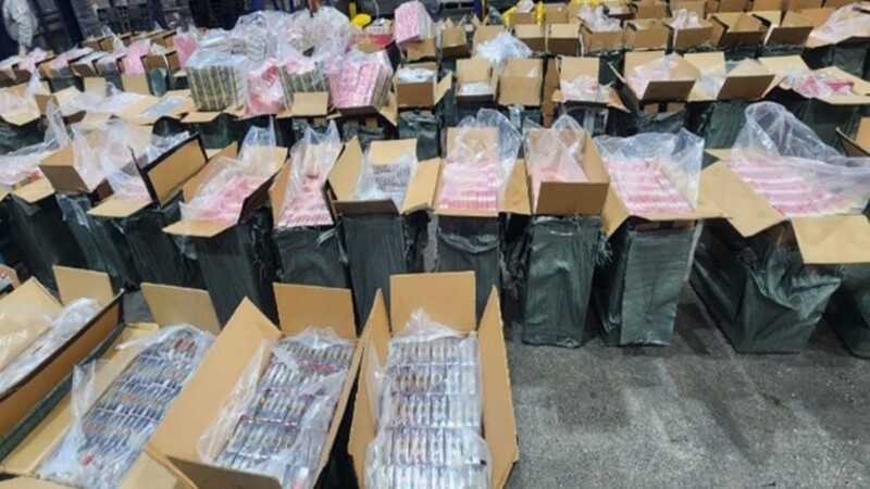 Aseguran más de 156 toneladas de mercancía ilícita en operativos aduaneros en el AICM