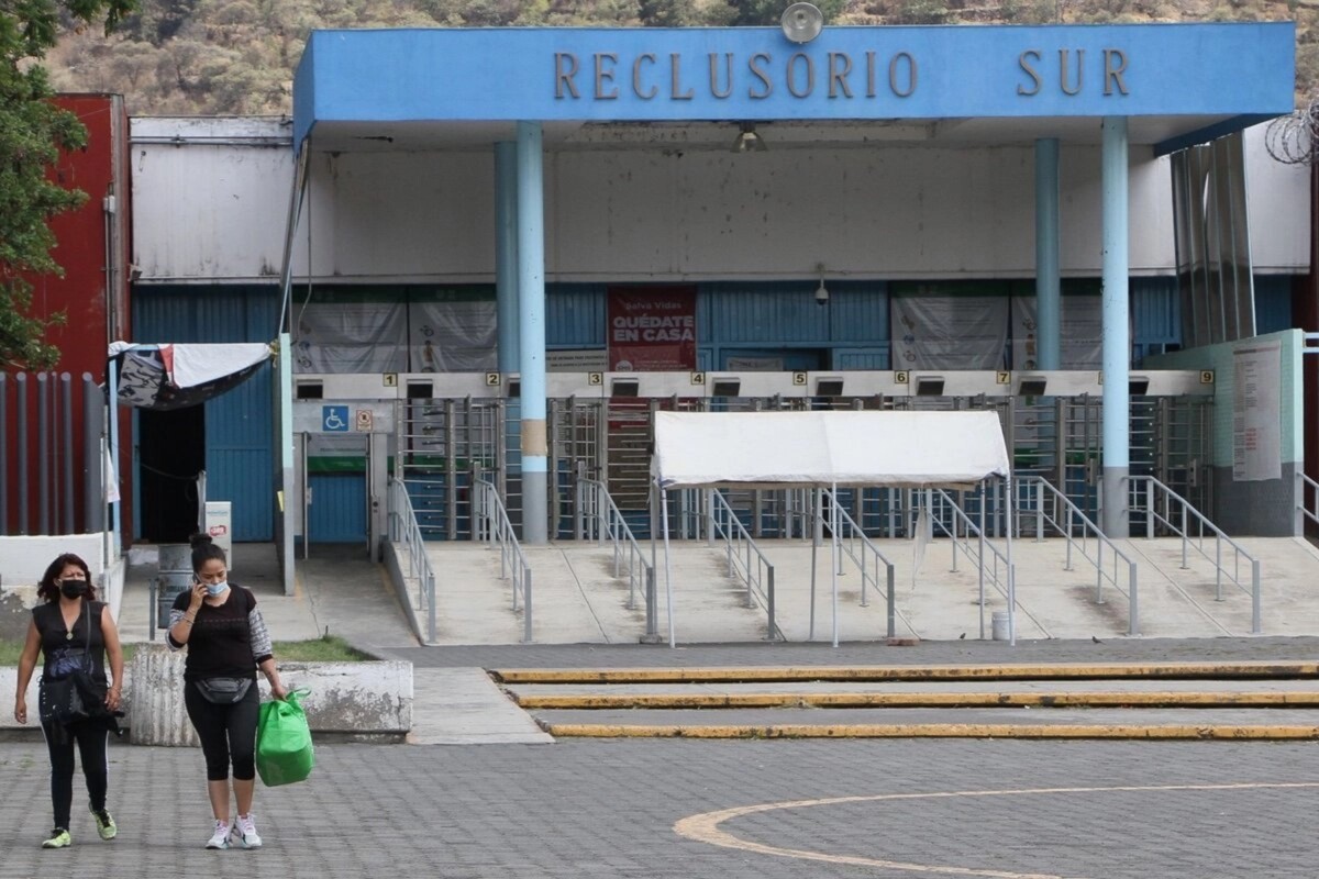 Vinculan a proceso a 4 marinos por peculado, cohecho y fraude