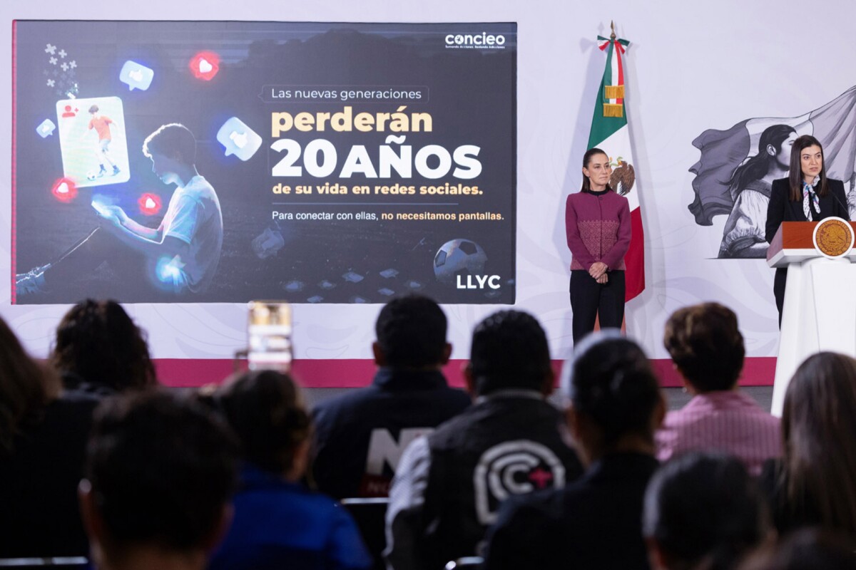 Advierten perdida de hasta 20 años por uso de celulares