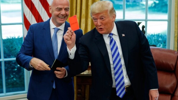 Trump llamó a Infantino para que quitará la roja a Balogun