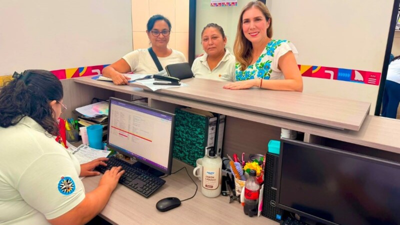 Atenea Gómez Ricalde supervisa la atención que se brinda en las Oficinas de Gobierno de Zona Continental