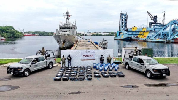 Marina decomisa más de una tonelada de presunta cocaína en costas de Chiapas