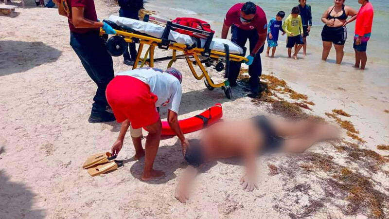 Movilizan a cuerpos de emergencia por hallazgo de un hombre en Playa del Niño