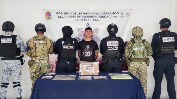Cae presunto narcomenudista con enervantes y un arma de fuego en Cozumel