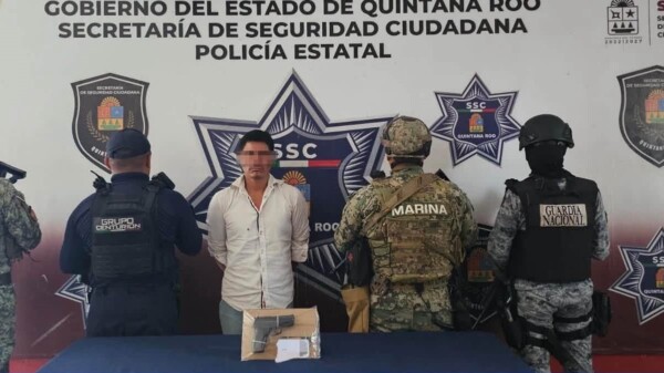 Arrestan a hombre con una réplica de arma tras presuntas amenazas en Azul Bonampak