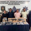 Capturan a cuatro personas con presuntas drogas y armas en la Zona Hotelera de Cancún.