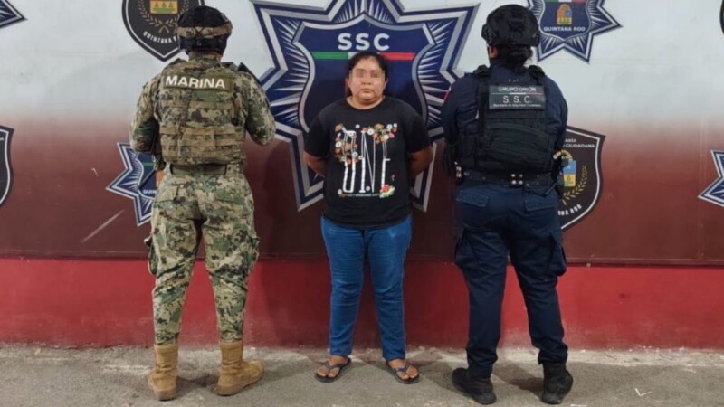 Detienen a una mujer por insultos y desobediencia a la autoridad en Cancún