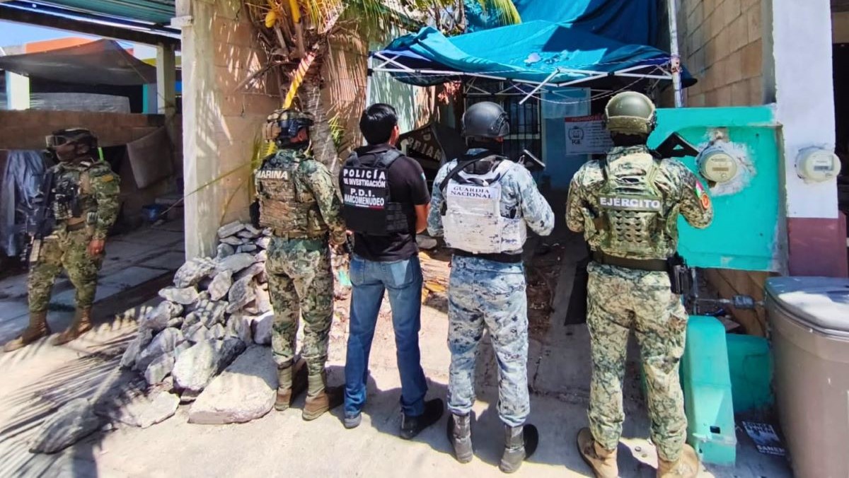 Cateos por narcomenudeo en El Cedro y Paseos Kabah en Cancún deja dos detenidos