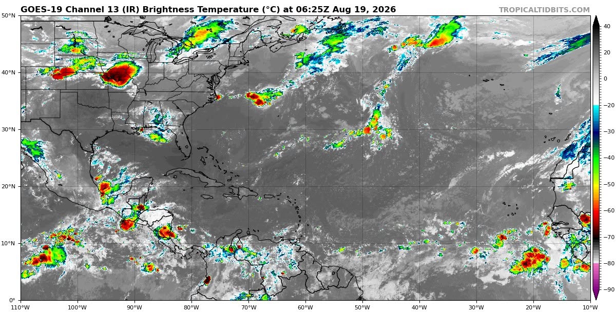 Cielo parcialmente nublado y ambiente cálido; por la tarde ambiente caluroso; cielo medio nublado a nublado con lluvias e intervalos de chubascos en Campeche, Yucatán y Quintana Roo.