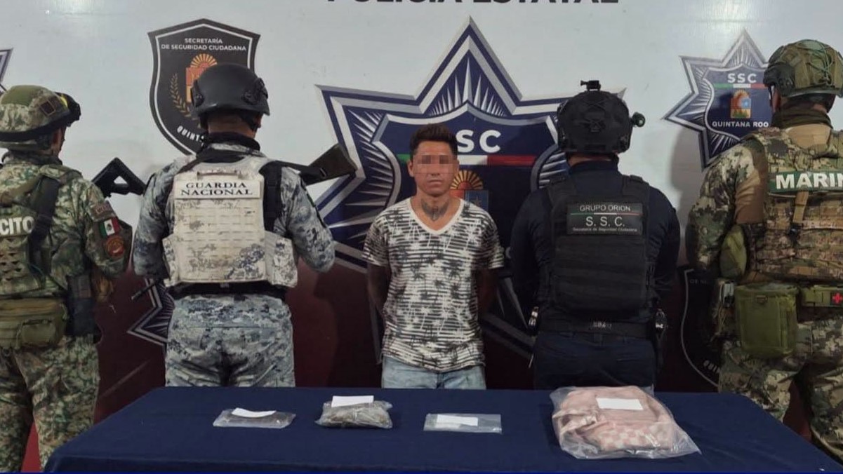 Detienen a hombre con presuntas drogas durante operativo en Isla Mujeres