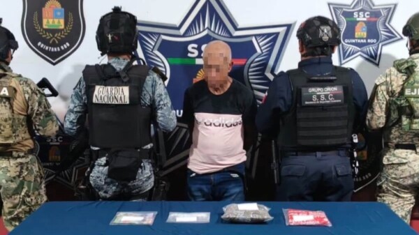 Detienen a cubano con presunta droga y dinero falso en Cancún