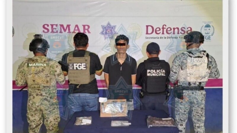 Detienen a joven con presunta droga y arma de fuego en la Supermanzana 233 de Cancún