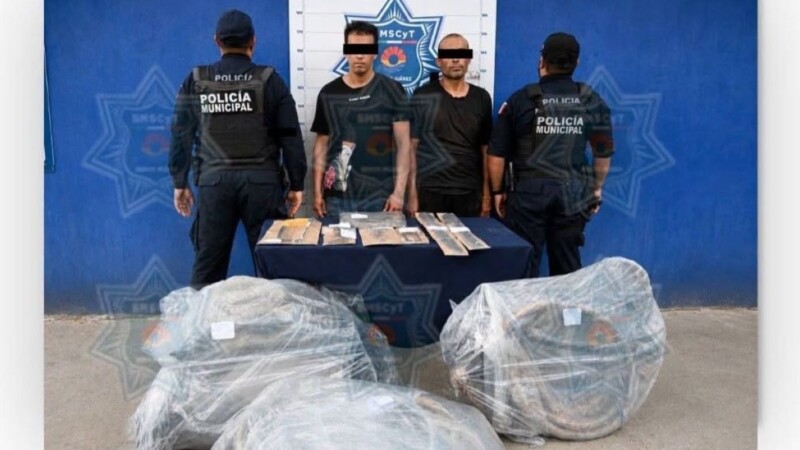 Atrapan a dos hombres robando cables en la Supermanzana 15 de Cancún