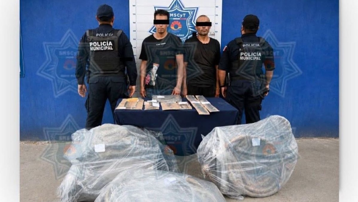 Atrapan a dos hombres robando cables en la Supermanzana 15 de Cancún