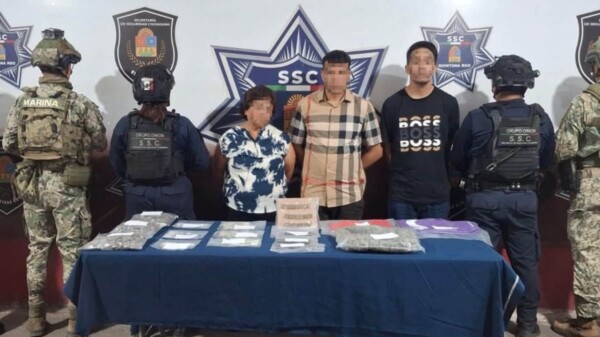 Capturan a tres personas con presunta droga y 45 cartuchos en Cancún