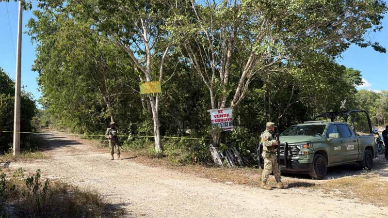Localizan cuerpo envuelto en sábanas en la carretera Cancún-Leona Vicario