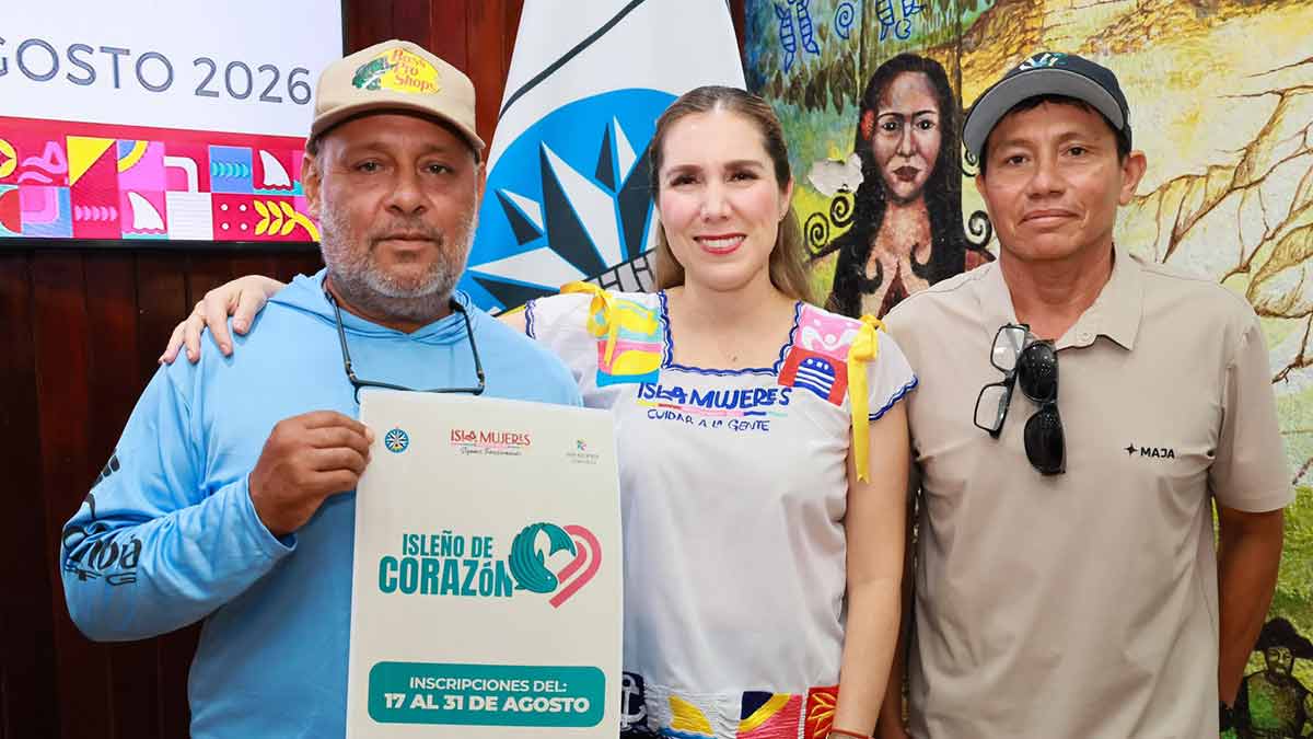 Atenea Gómez Ricalde presenta nuevo programa social Isleño de Corazón