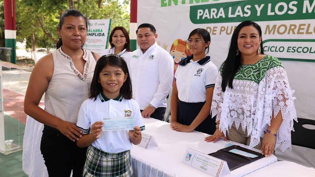 Con entrega de becas hacemos de la excelencia educativa una política pública permanente, palabra cumplida: Blanca Merari