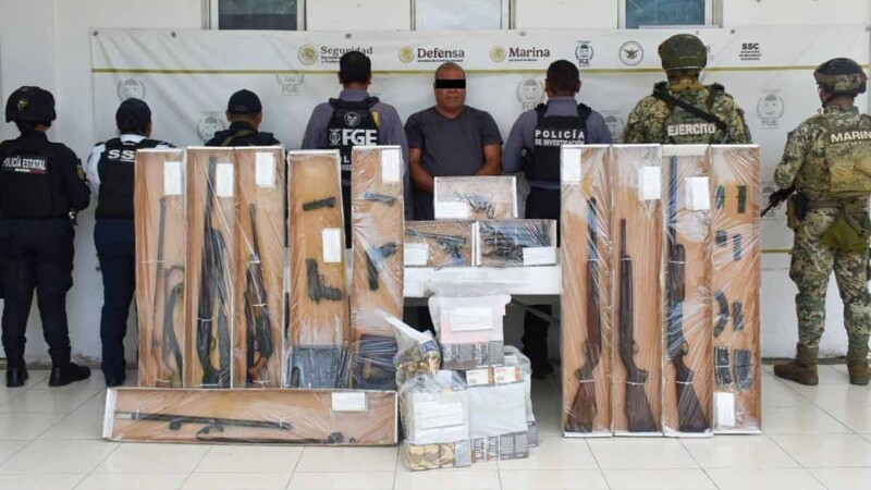 Cateos simultáneos en municipios de Quintana Roo derivan en aseguramiento de armas y drogas