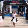Corredora oaxaqueña conquista carrera de 14 kilómetros de montaña en vestimenta tradicional
