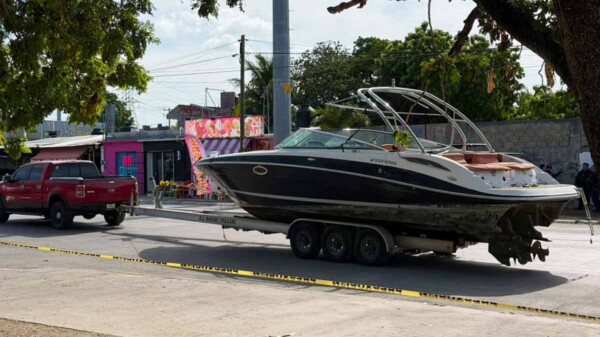 Autoridades recuperan embarcación recreativa robada en muelle de Cancún