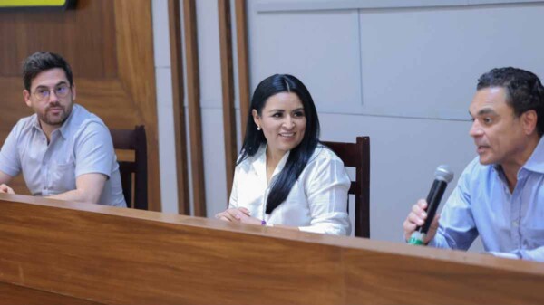 Encabeza Blanca Merari reunión de trabajo del comité técnico del Fideicomiso de Inversión y Administración del Derecho de Saneamiento Ambiental de Puerto Morelos