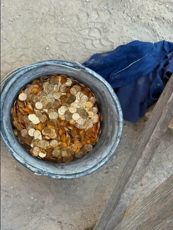 Por ley, los trabajadores tuvieron que entregar el oro a la policía. Foto: Policía de Dendermonde