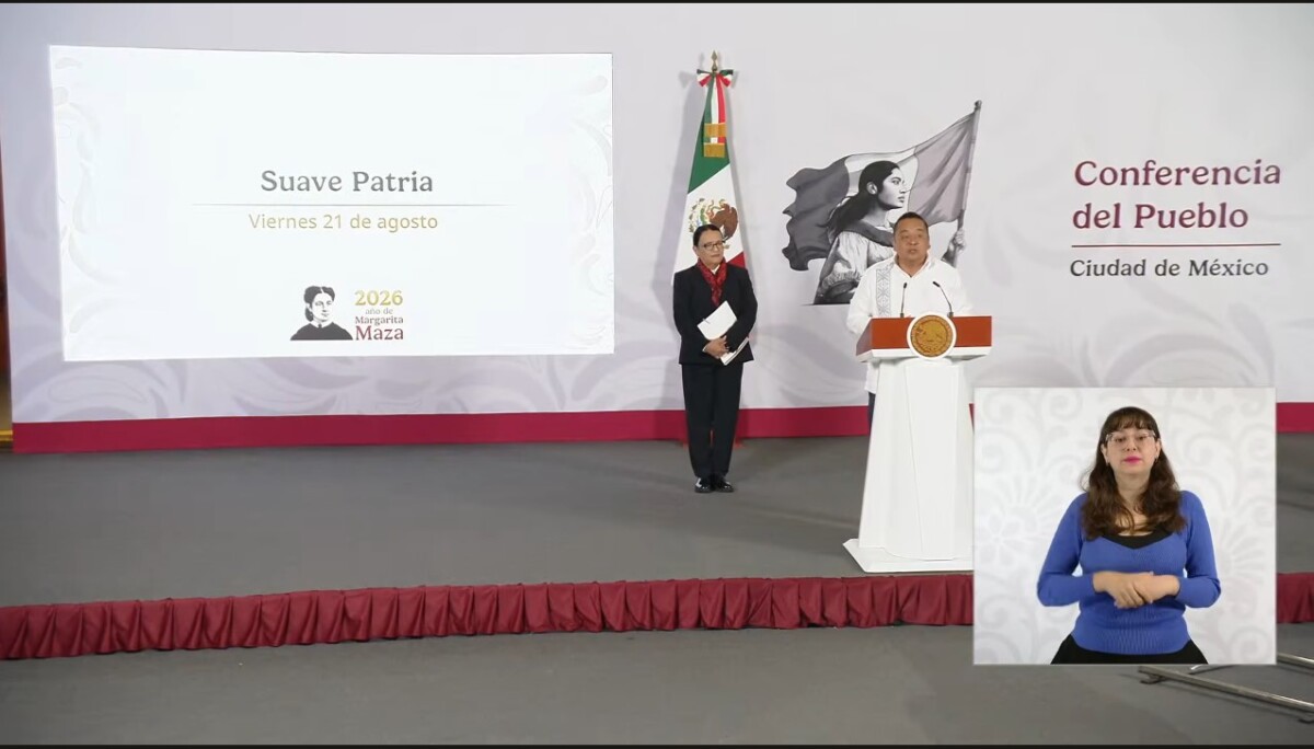 Bulmaro Juárez Sánchez, durante su sección Suave Patria.