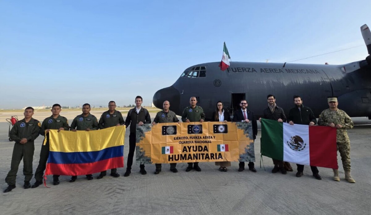 Envía México avión con ayuda para Colombia