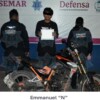En la Supermanzana 256 de Cancún detienen a joven a bordo de una moto con reporte de robo.
