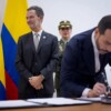 En plena tragedia, De la Espriella se “arrodilla” frente a Israel