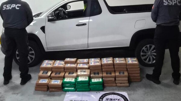 Cae un hombre con 217 kgs. de cocaína oculta en un auto