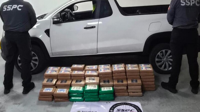 Cae un hombre con 217 kgs. de cocaína oculta en un auto