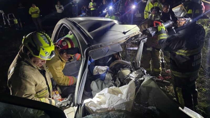 Accidente en carretera de Oaxaca deja dos adultos muertos y a un menor lesionado