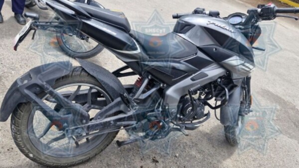 Recuperan dos motocicletas con reporte de robo en Cancún.