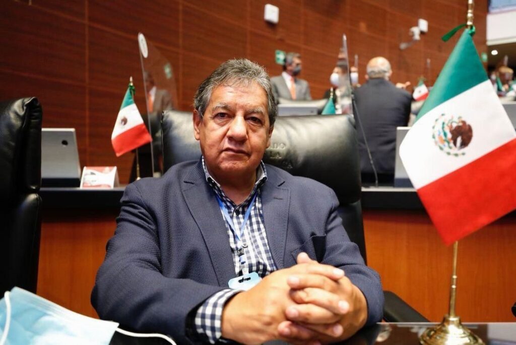 Eligen a Higinio Martínez para presidir el Senado