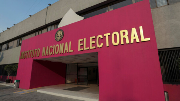 INE no multará a periodistas por ironía o sarcasmo en comicios