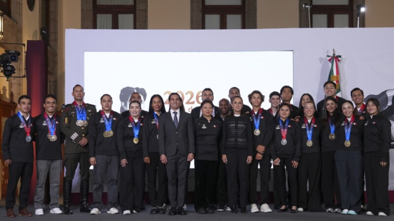 Reconocen a medallistas de Juegos Centroamericanos