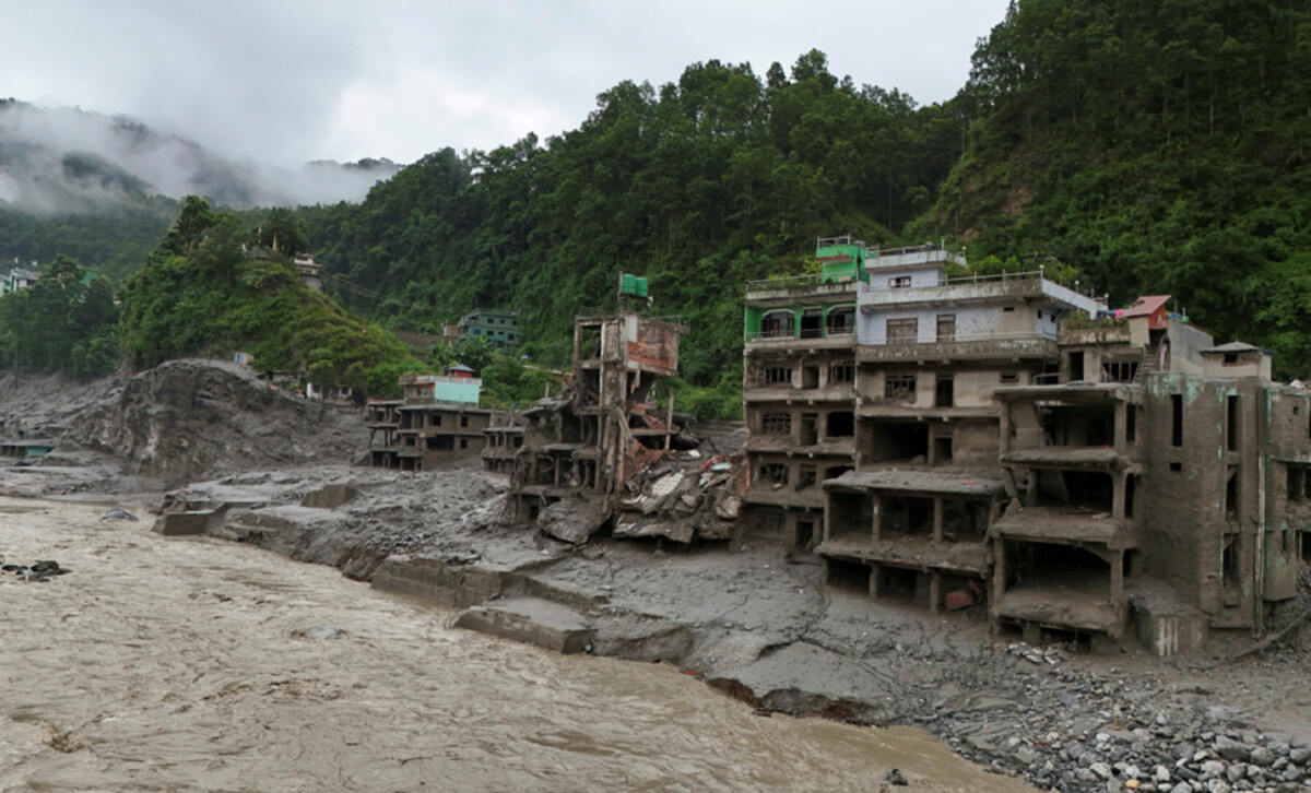 Reportan 360 muertos por inundaciones en Nepal