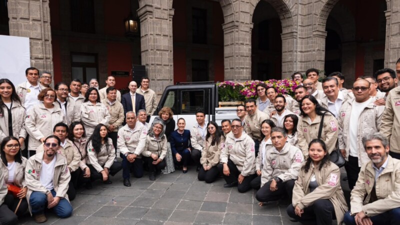 Presenta Sheinbaum modelo Olinia de carga